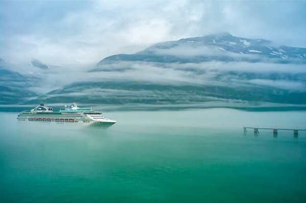 Quels sont les meilleurs itinéraires pour une croisière à travers les fjords de Norvège?